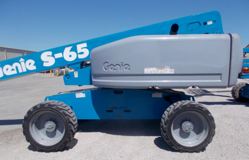 Straight mast boom lifts Genie/JLG 45/65/85/125’ Heavy Equipment Vancouver Kijiji