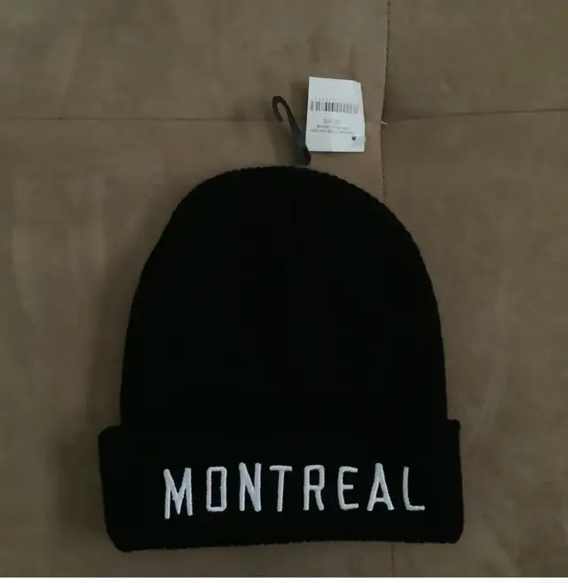 NEW NEUF 2021  Montreal Canadiens Chic tuque toque winter hat in Men's in Laval / North Shore - Image 2