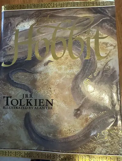 Like new and sold as set.