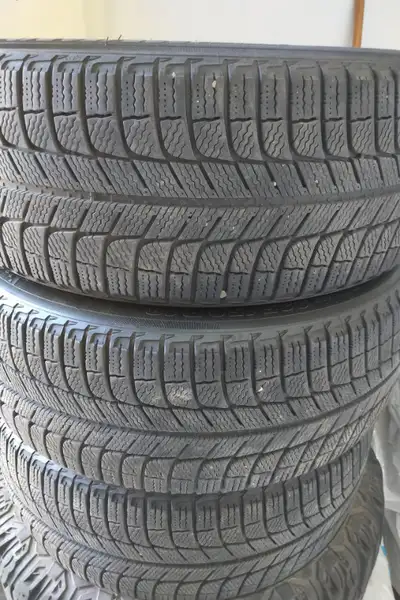 4 x 235/60/18 MICHELIN x ice WINTER tires 80%85 tread left Dot#2020 good condition for Audi Q5 audi...
