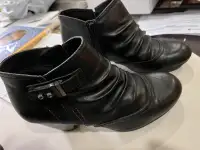 Women's dressy boot/shoe