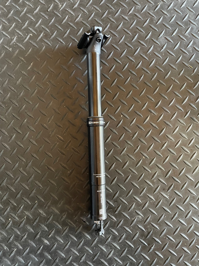 XFusion Manic Dropper Post in Frames & Parts in Edmonton