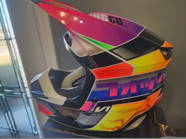 Dirt bike helmets in Motorcycle Parts & Accessories in Windsor Region - Image 8