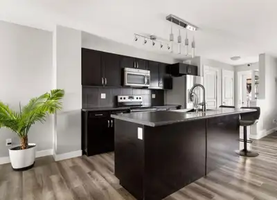 Duplex 4 bedroom  2.5 bathroom
