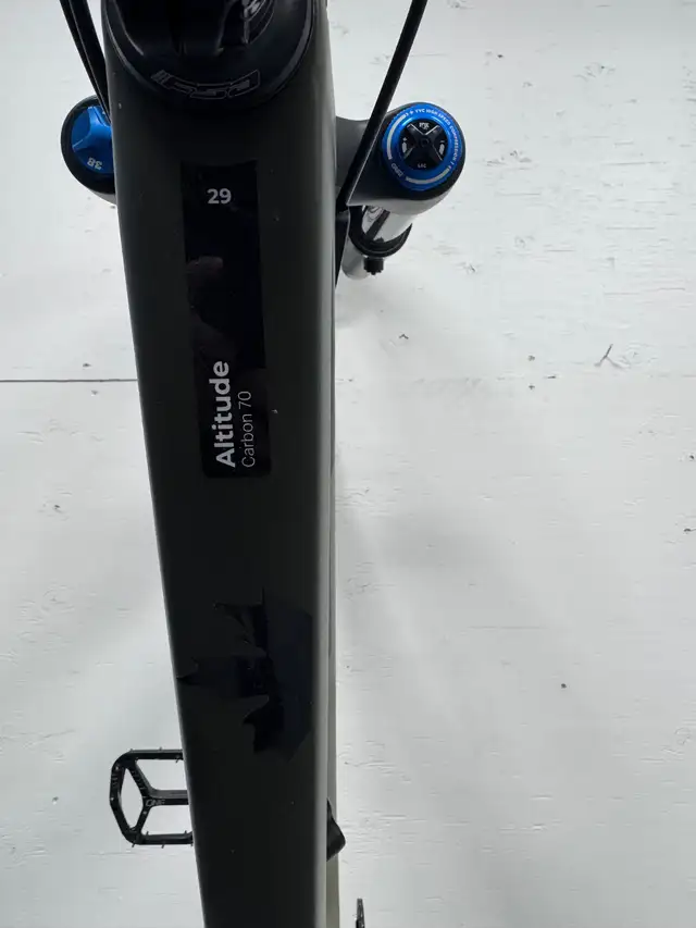 Rocky Mountain Altitude C70 in Mountain in Cranbrook - Image 5