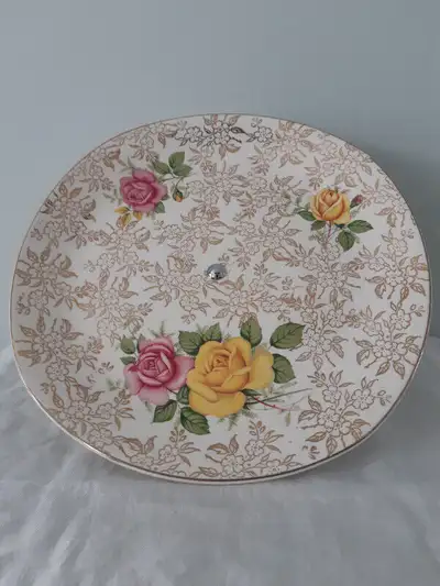 Pretty vintage MIDCENTURY MODERN PORCELAIN CHINA PEDESTAL CAKE STAND. Marked: VOGUE TABLEWARE by H....