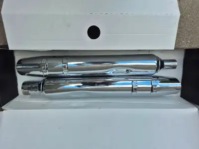 Offering for sale these New Original HARLEY DAVIDSON Exhaust Mufflers Price: $160 for both mufflers