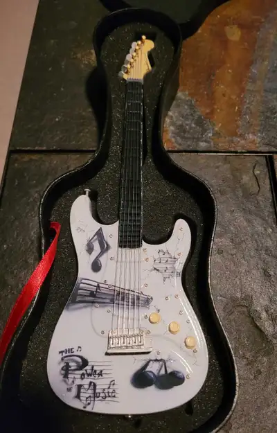 2009 Guitar Mania 10" Replica Fender Stratocaster, View more