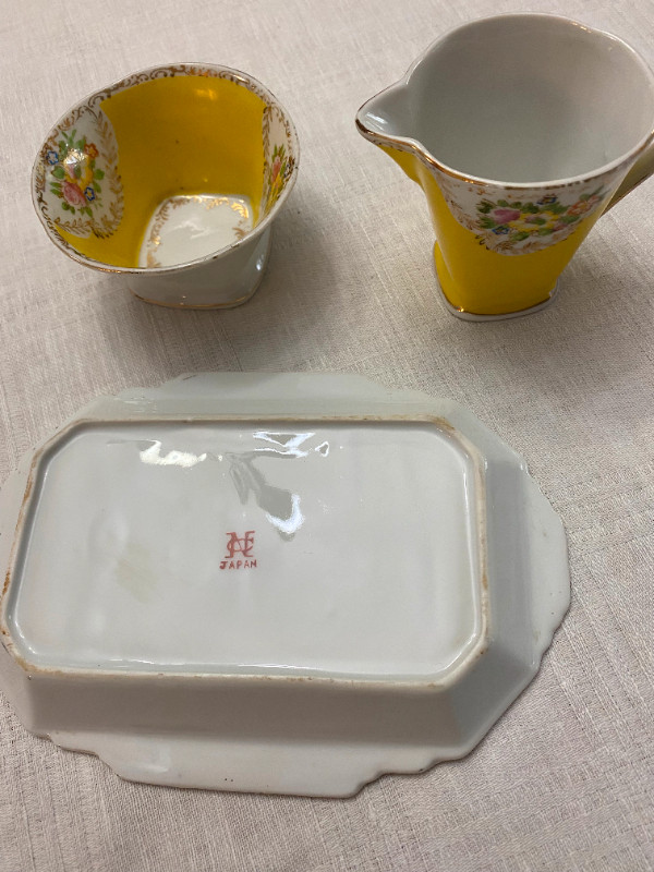 Vintage china cream & sugar set with tray--made in Japan in Arts & Collectibles in London - Image 2