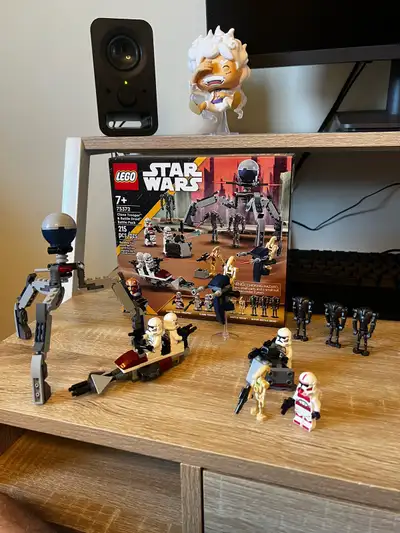 Lego Star Wars clone trooper and battle droid battle pack , View more