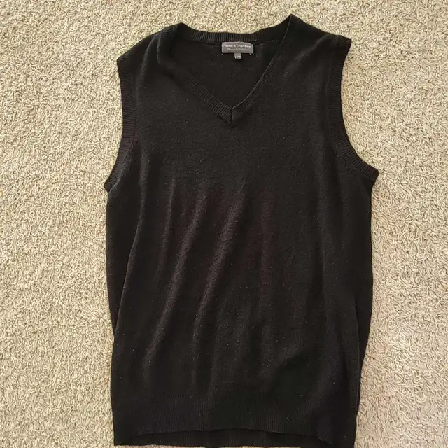 Seven Men's Size Large Sweaters in Men's in Red Deer - Image 6
