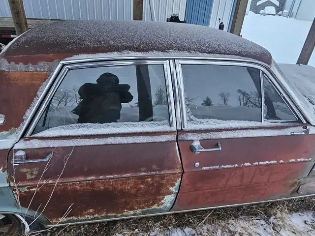 1965 Galaxie 500 4 dr for parts in Classic Cars in Grande Prairie - Image 11