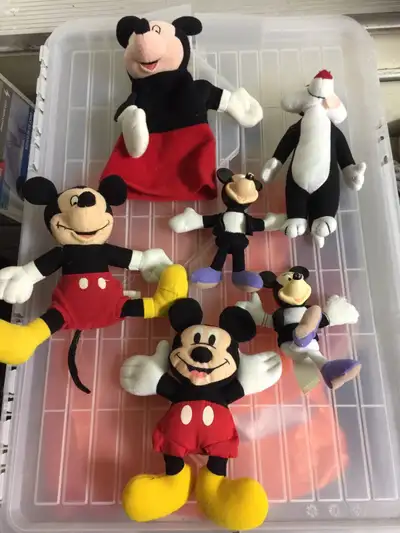 5 Micky mouse and one Tom little toys , View more