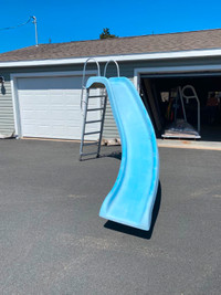 POOL SLIDE 8 FT FIBERGLASS...WITH WATERLINES ALL WRKS GREAT