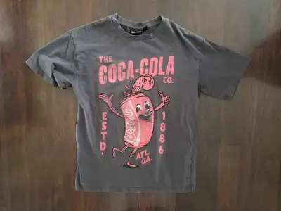Coca cola tshirt adult size XS, View more