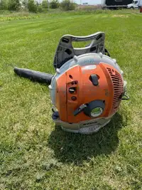 2 STIHL BR600 Backpack Blowers for sale ($425 each)