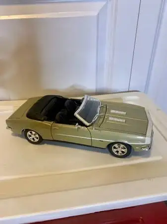 Maisto 1968 Chevrolet Camaro RS/SS 396 Special Edition 1:18, View more
