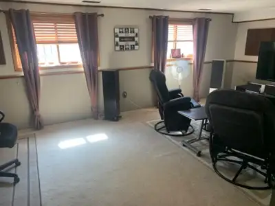 Long / Short Term Basement Rental Forest Glade