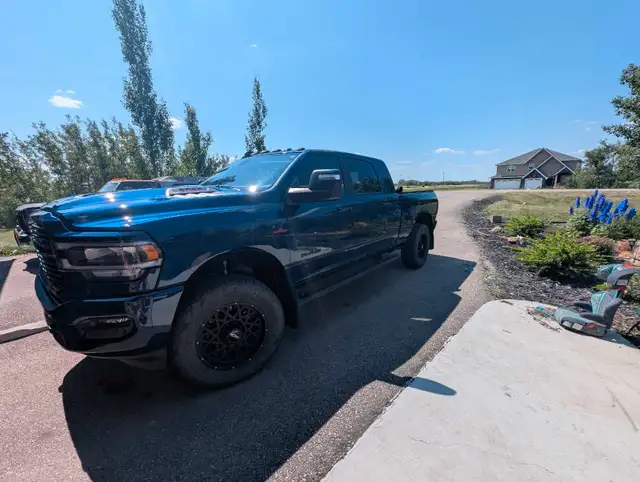 2023 Ram 3500 Megacab  dans Autos et camions dans Ville d’Edmonton - Image 4