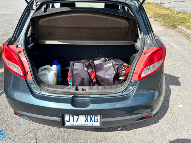 mazda 2 2011 in Cars & Trucks in Gatineau - Image 4