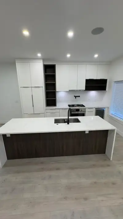Welcome to this beautifully maintained 4 Bed 4 Bath town home in Eagle Mountain Abbotsford offering...