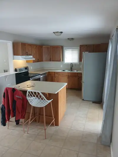 3 Rooms for Rent in Central Owen Sound Available January 1st Home located in quiet West side neighbo...