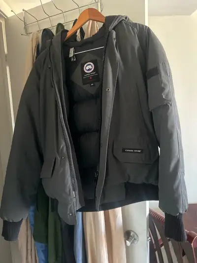 Canada Goose Chilliwack Bomber Noir – Taille S – Neuf, View more