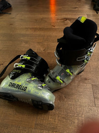 Dalbello Menace 4 ski boots size 255