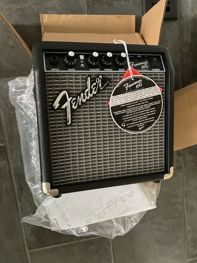 Fender Frontman 10G Electric Guitar Amplifier in Amps & Pedals in Mississauga / Peel Region - Image 3