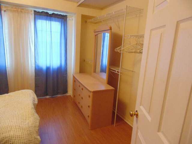 room for rent $800 in Room Rentals & Roommates in City of Toronto - Image 2