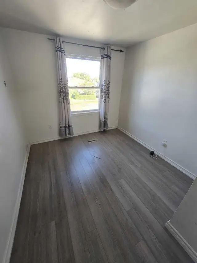 House for Rent in Long Term Rentals in Mississauga / Peel Region - Image 10