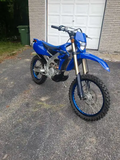 Comme neuve Environ 400 km Raison de la vente : ne m'en sert pas assez Great condition Barely used i...