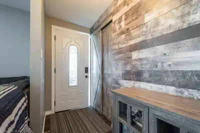 Please provide brief description of yourself up on Inquiring this place. Beautiful detached bungalow...