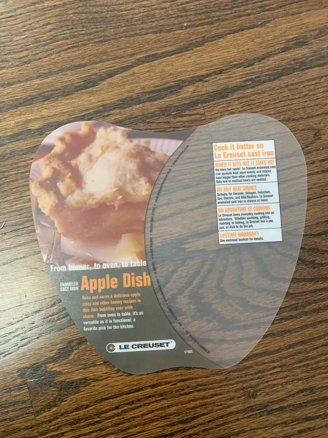 Like New Le Creuset Cerise Red Cast Iron Apple Dish in Kitchen & Dining Wares in City of Toronto - Image 8