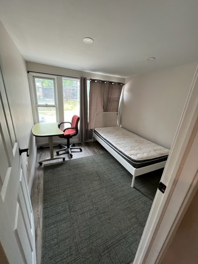 COLLEGE. ALL INCLUSIVE This is a shared home with other co ed trnants, working people. quiet , respe...