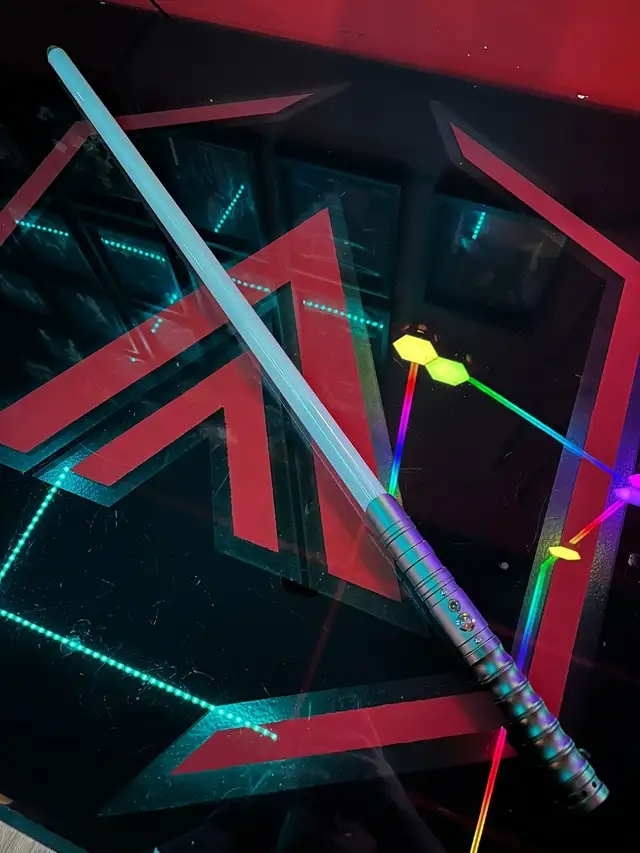 Lightsaber546145510800773121