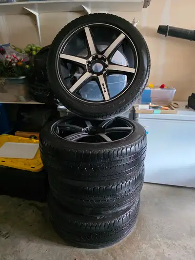 Bridgestone Dueler H/L with 22" dub rims. Fits all 6 bolt GM and other applications. (Check dub webs...