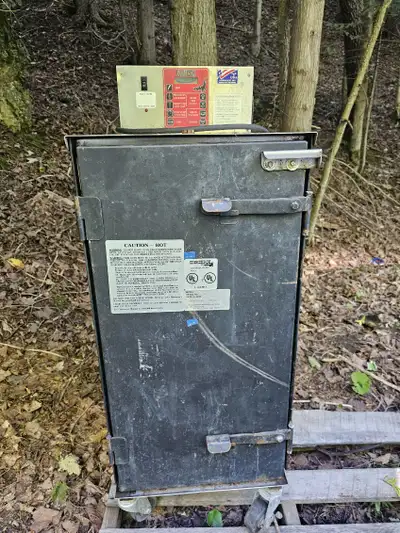 Cook Shack commercial smoker for restaurants etc. compact and versatile, fits in small spaces. This...