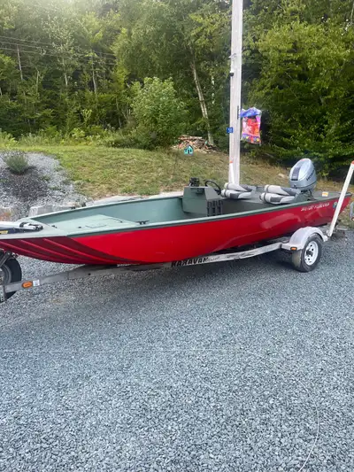 18’ tracker has a 60hp Honda comes with trailer, seats, Garmin, trolling motor, battery’s and anchor...