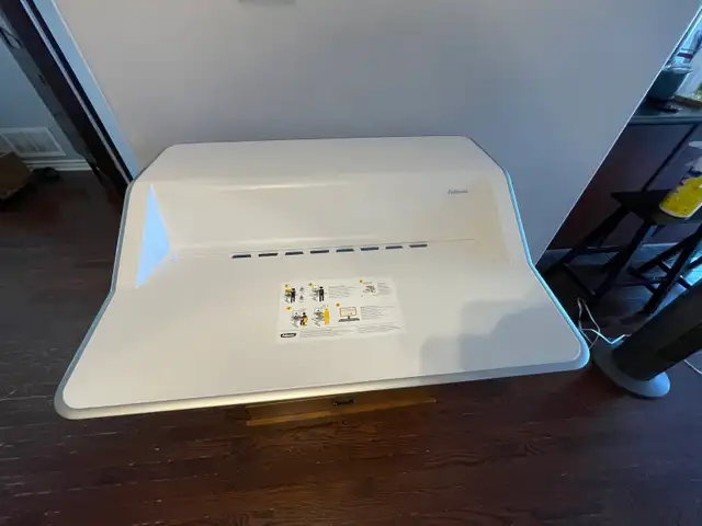 Fellowes Lotus Sit‑Stand Workstation - White in Desks in Ottawa - Image 3