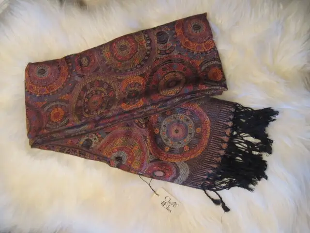 fashion scarf NEW   (box 13) in Women's - Other in Oshawa / Durham Region - Image 2
