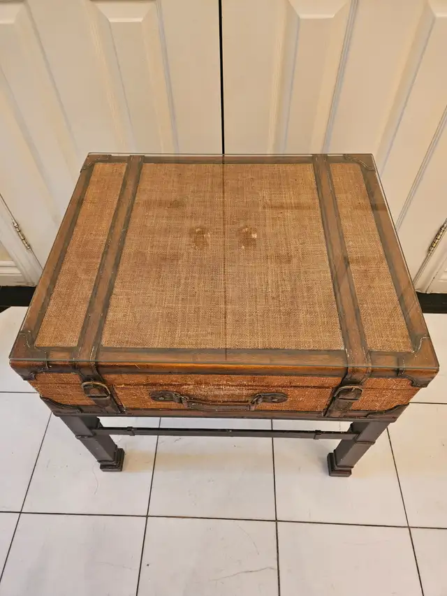 STILES BROTHERS STYLE SAFARI WICKER SIDE TABLE WITH DRAWER in Coffee Tables in City of Toronto - Image 7
