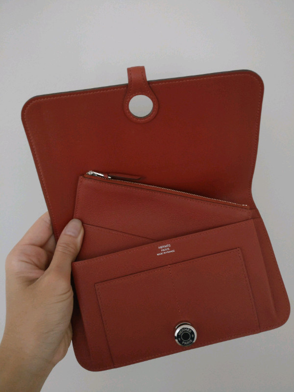 Hermes Dogon Duo Togo Calfskin Wallet in Women's - Bags & Wallets in Markham / York Region - Image 3