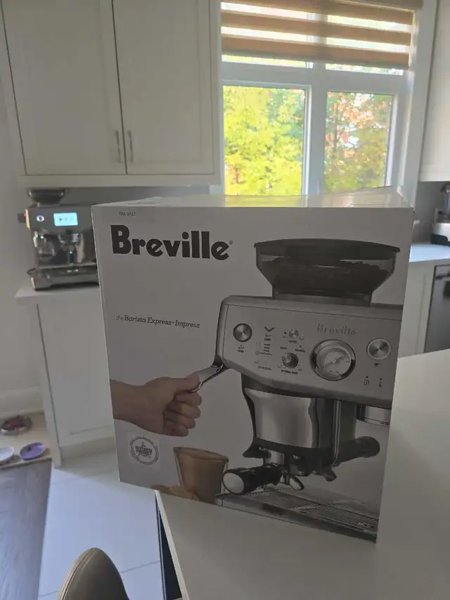 Breville Barista Express Impress- BES876SST in Coffee Makers in Mississauga / Peel Region - Image 2