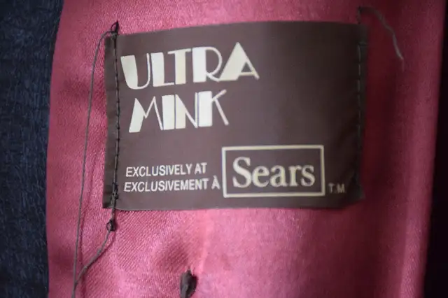 Sears Ultra Mink coat in Women's - Tops & Outerwear in Mississauga / Peel Region - Image 3
