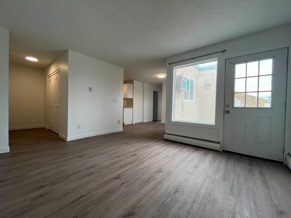Stunning newly renovated 2-bedroom suite on South Hill 1