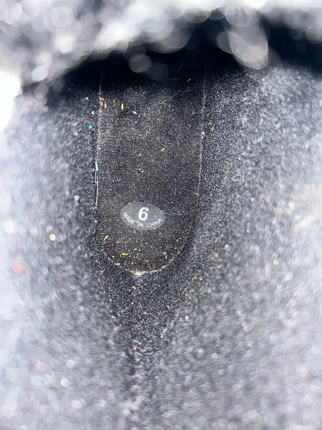 Bauer 22 skates in Skates & Blades in Edmonton - Image 4