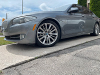 2011 BMW 550i V8 - 130000 Kms