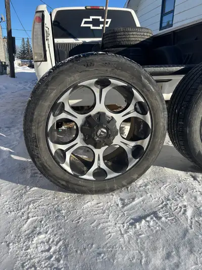Good condition 5x5 bolt pattern comes with spacers