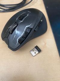 Logitech G770S  gaming wireless mouse Razer Cynosa Chroma board